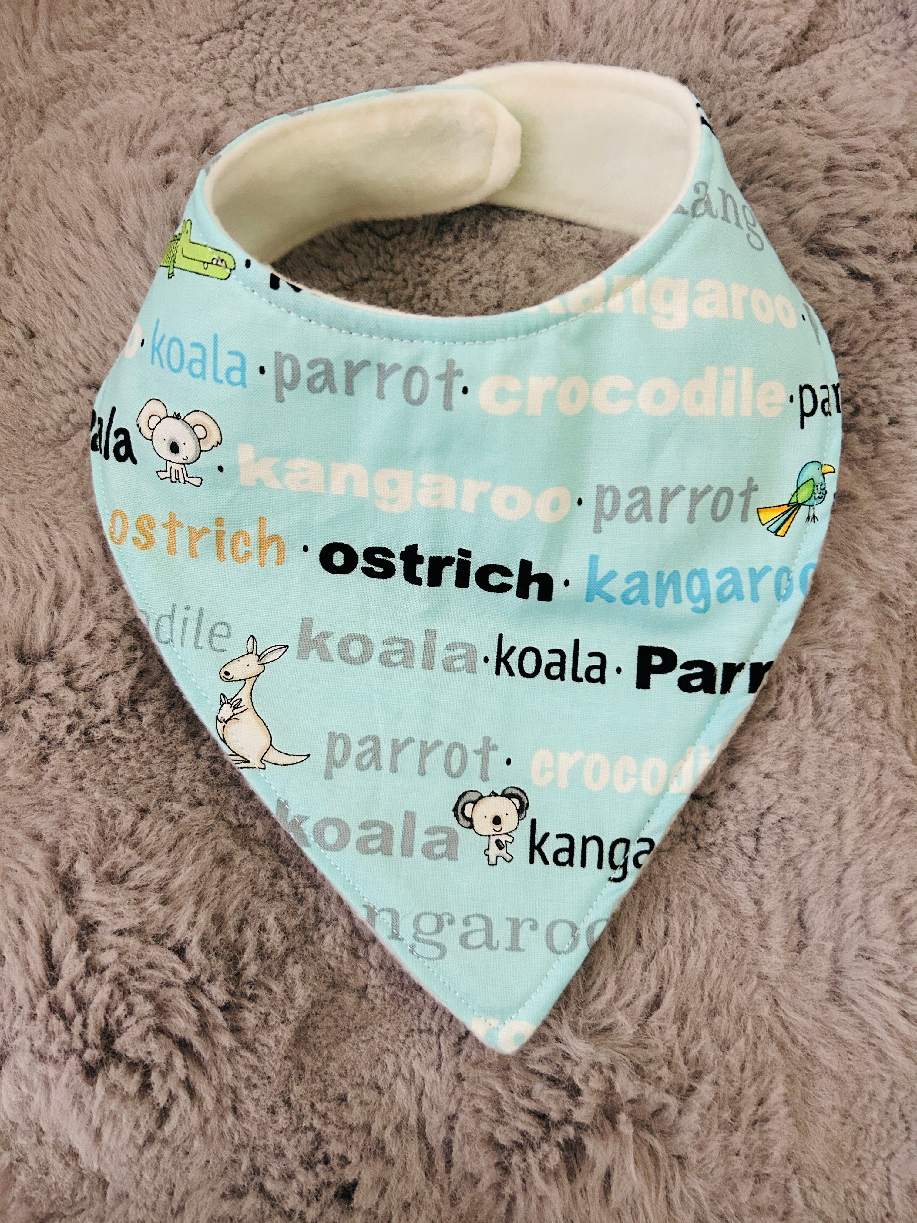 Mint animal words  dribble bib