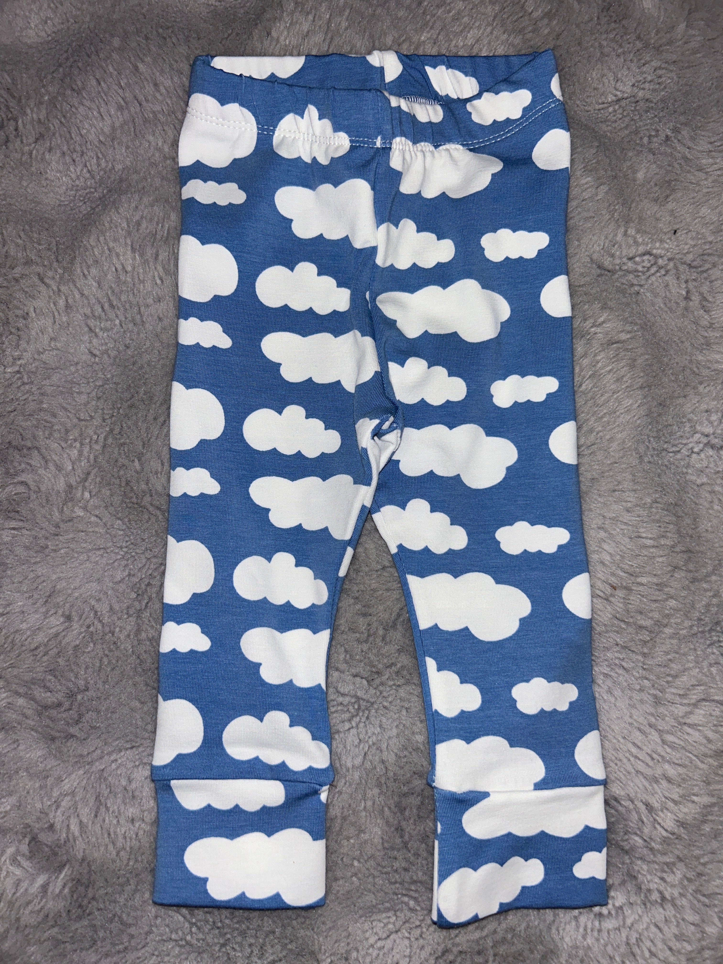 Blue white clouds leggings 3-6 months