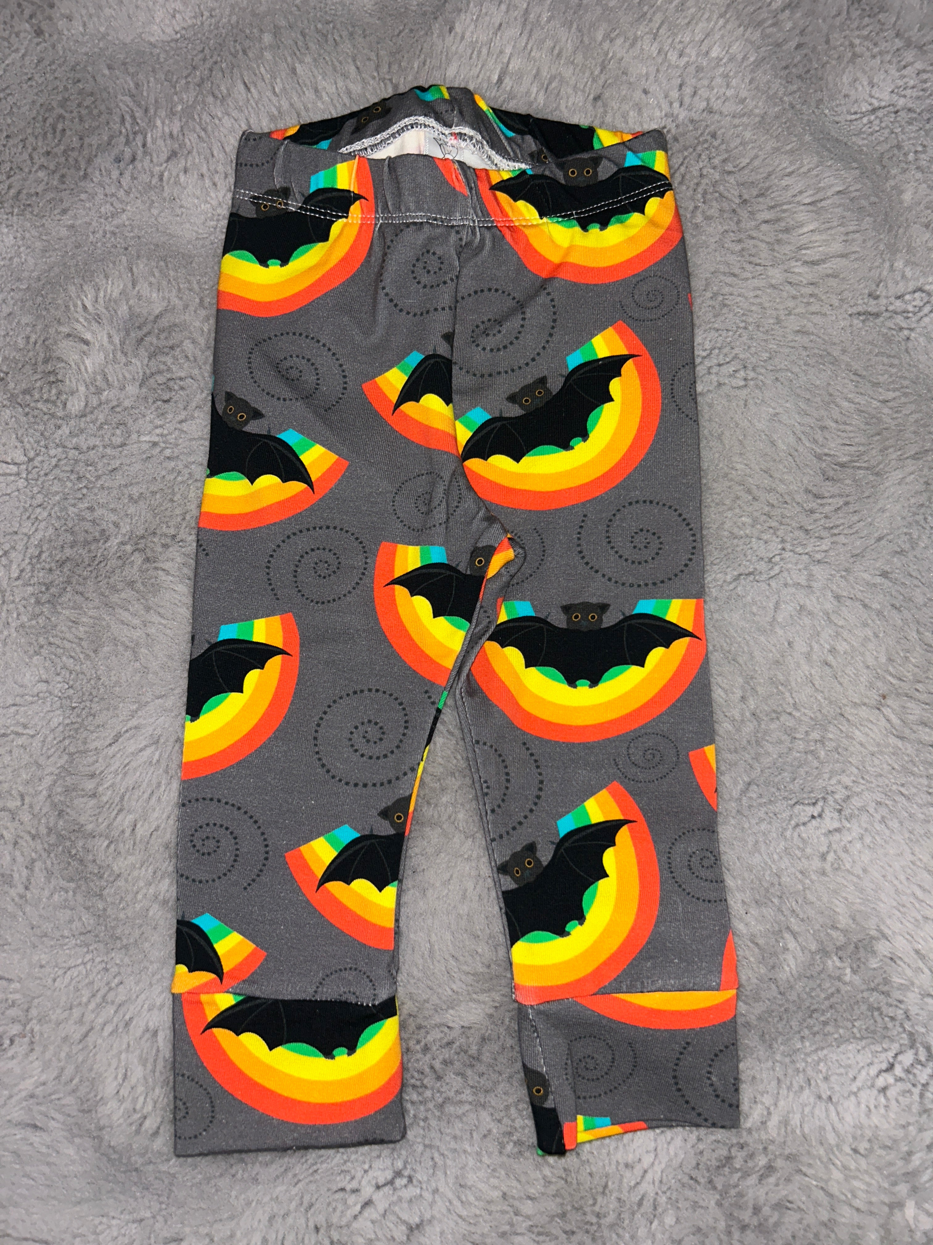 Rainbow bats leggings