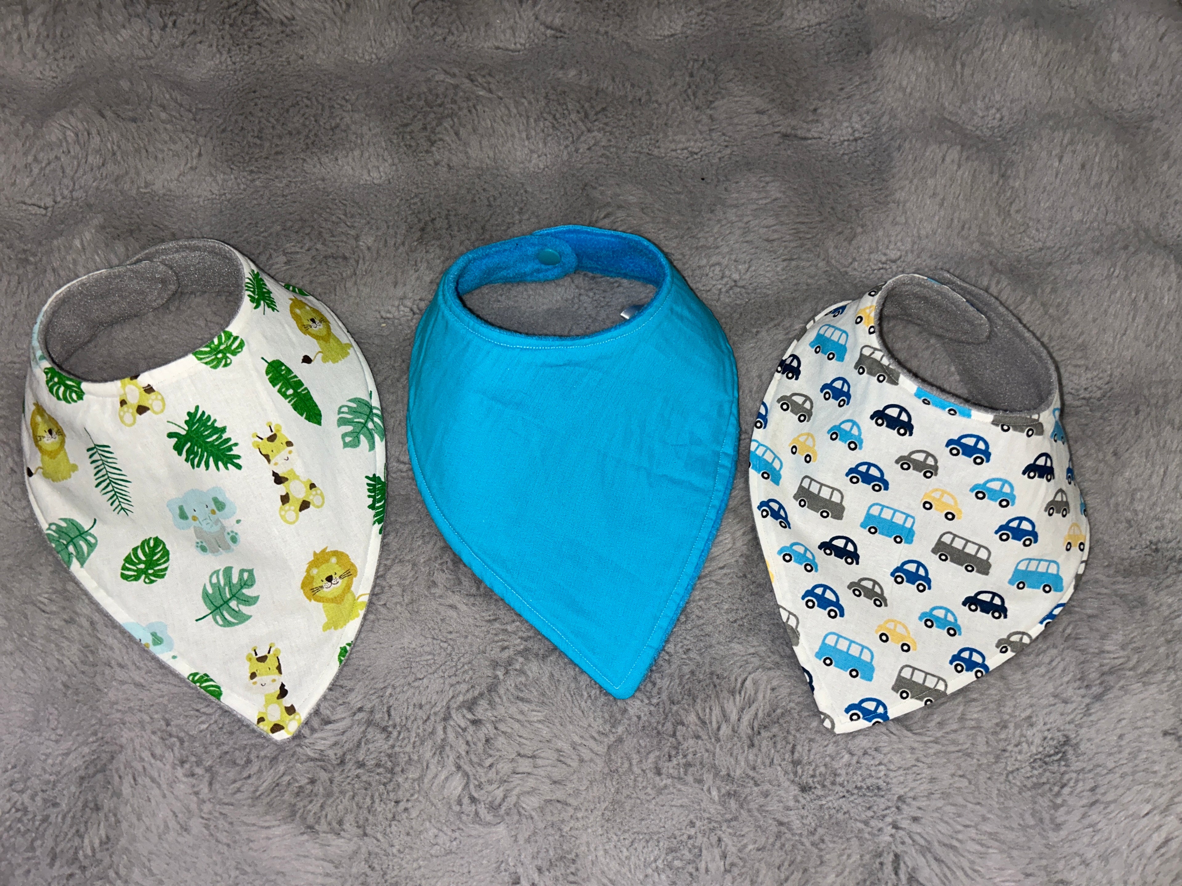 Safari/cars/plain dribble bibs set