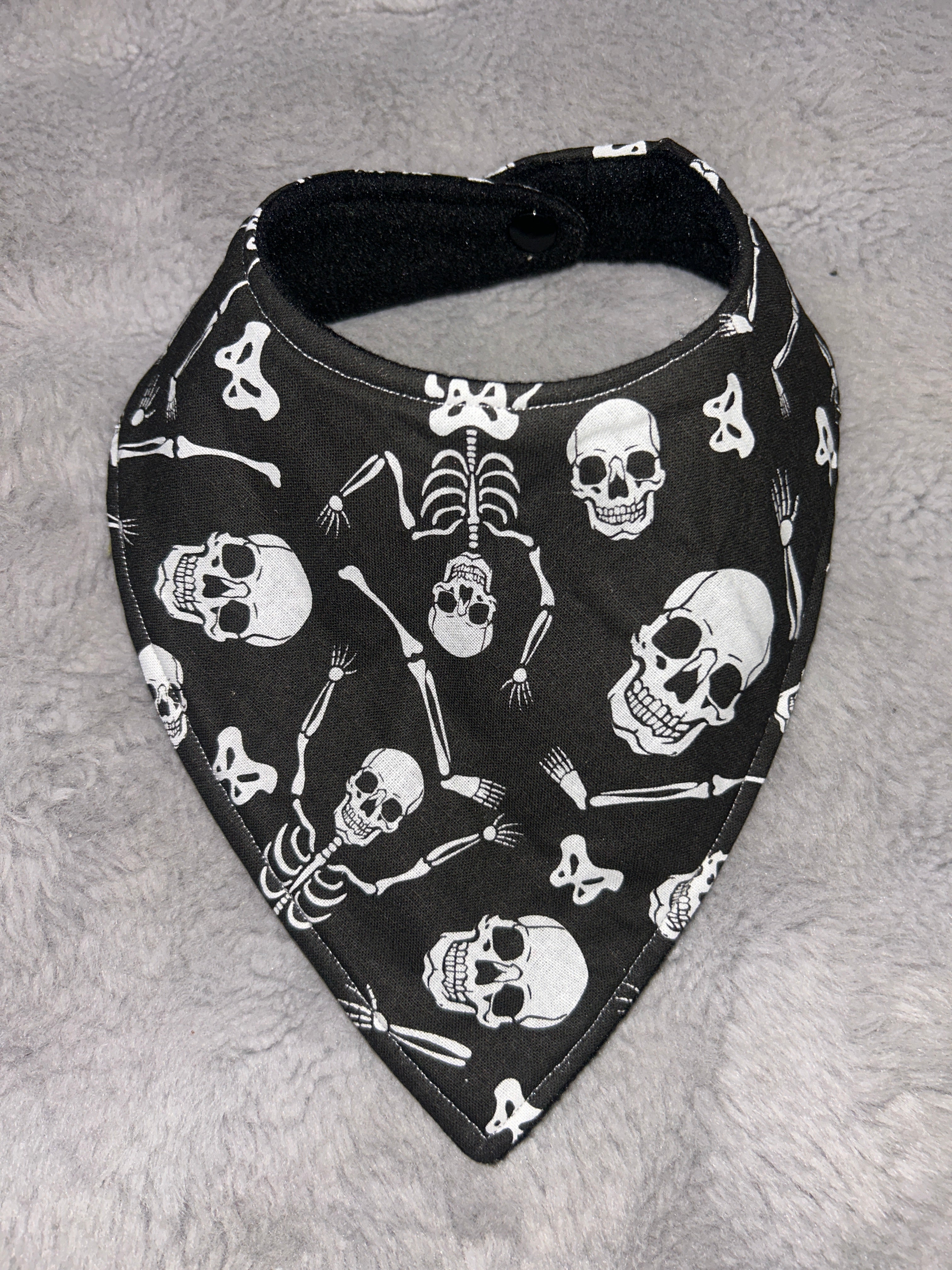 Halloween skeletons dribble bib