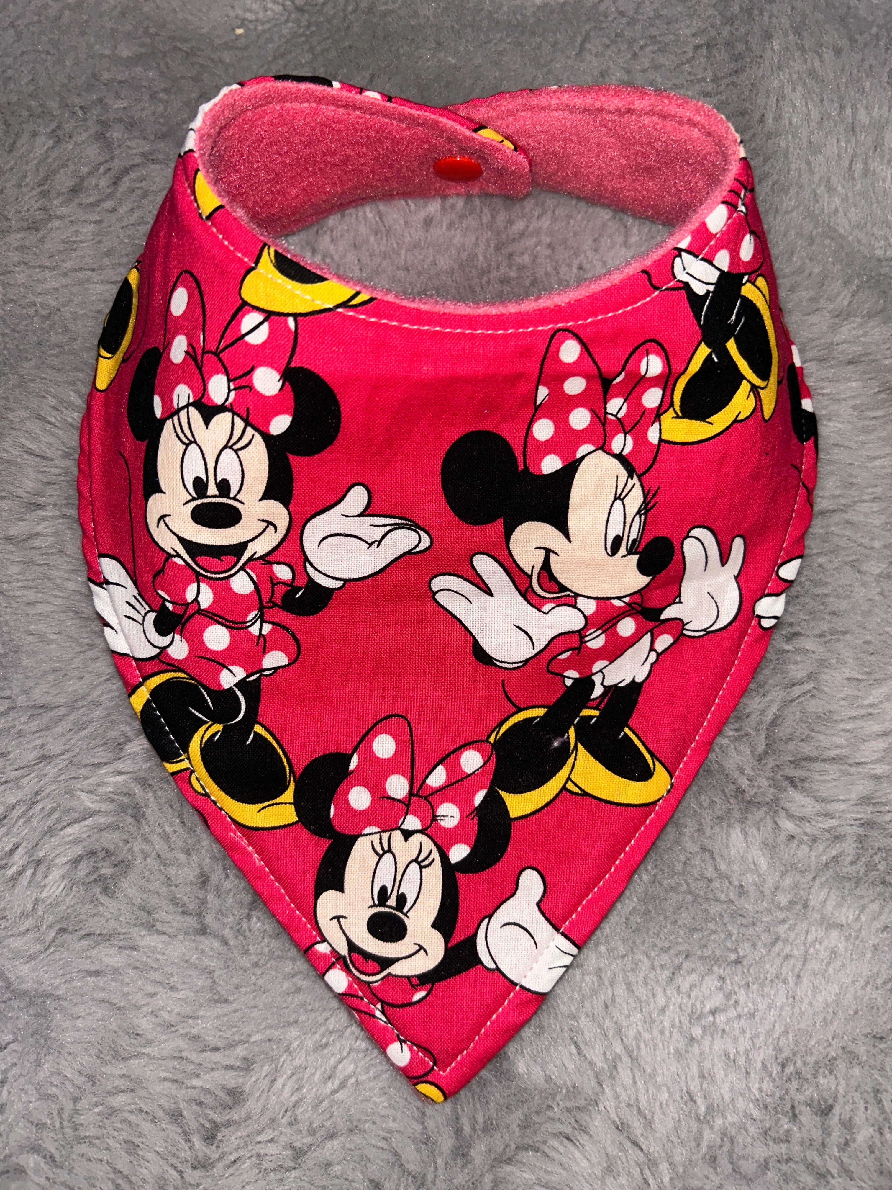 Red Minnie dribble bib