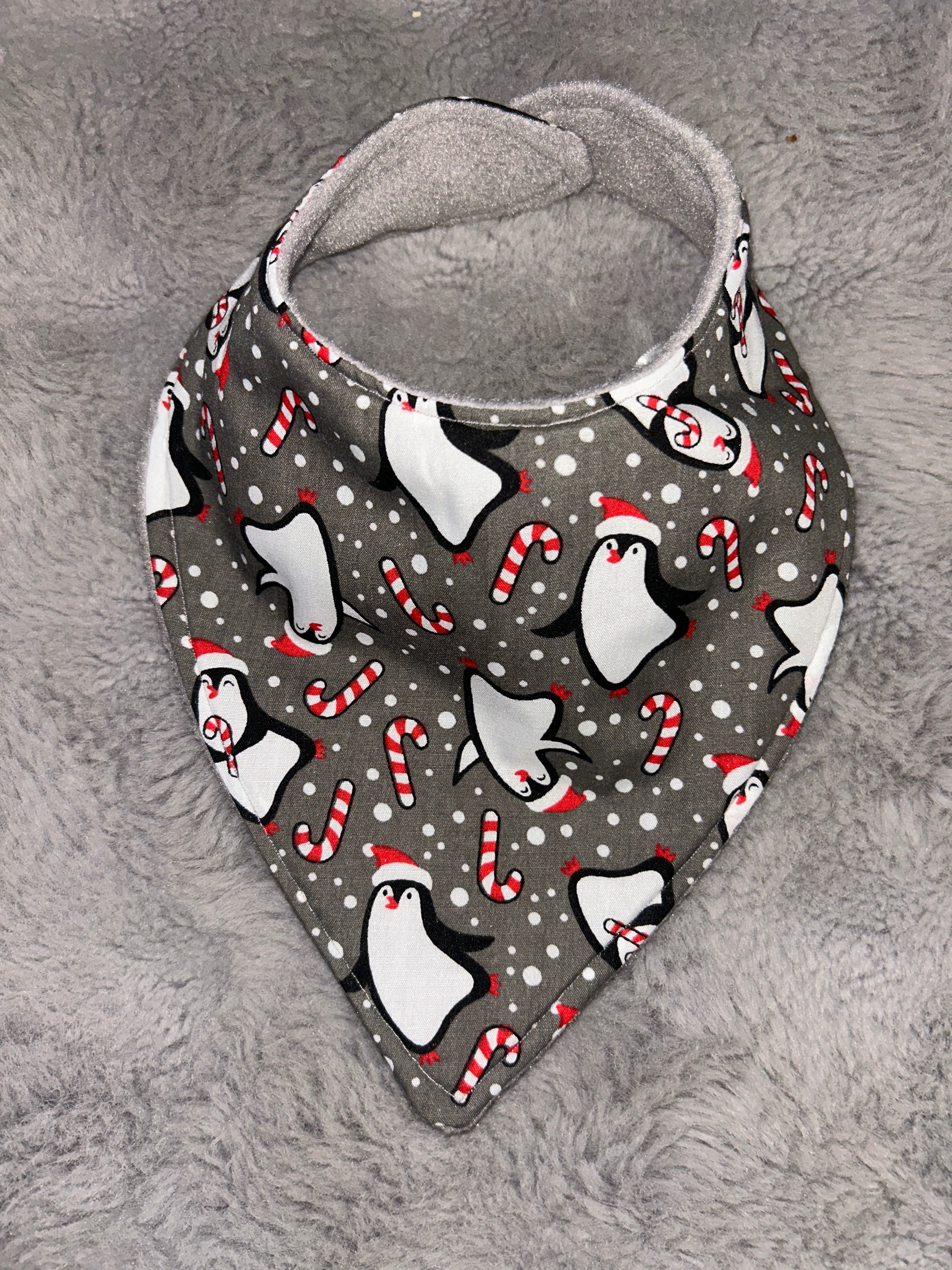 Penguins & candy canes dribble bib