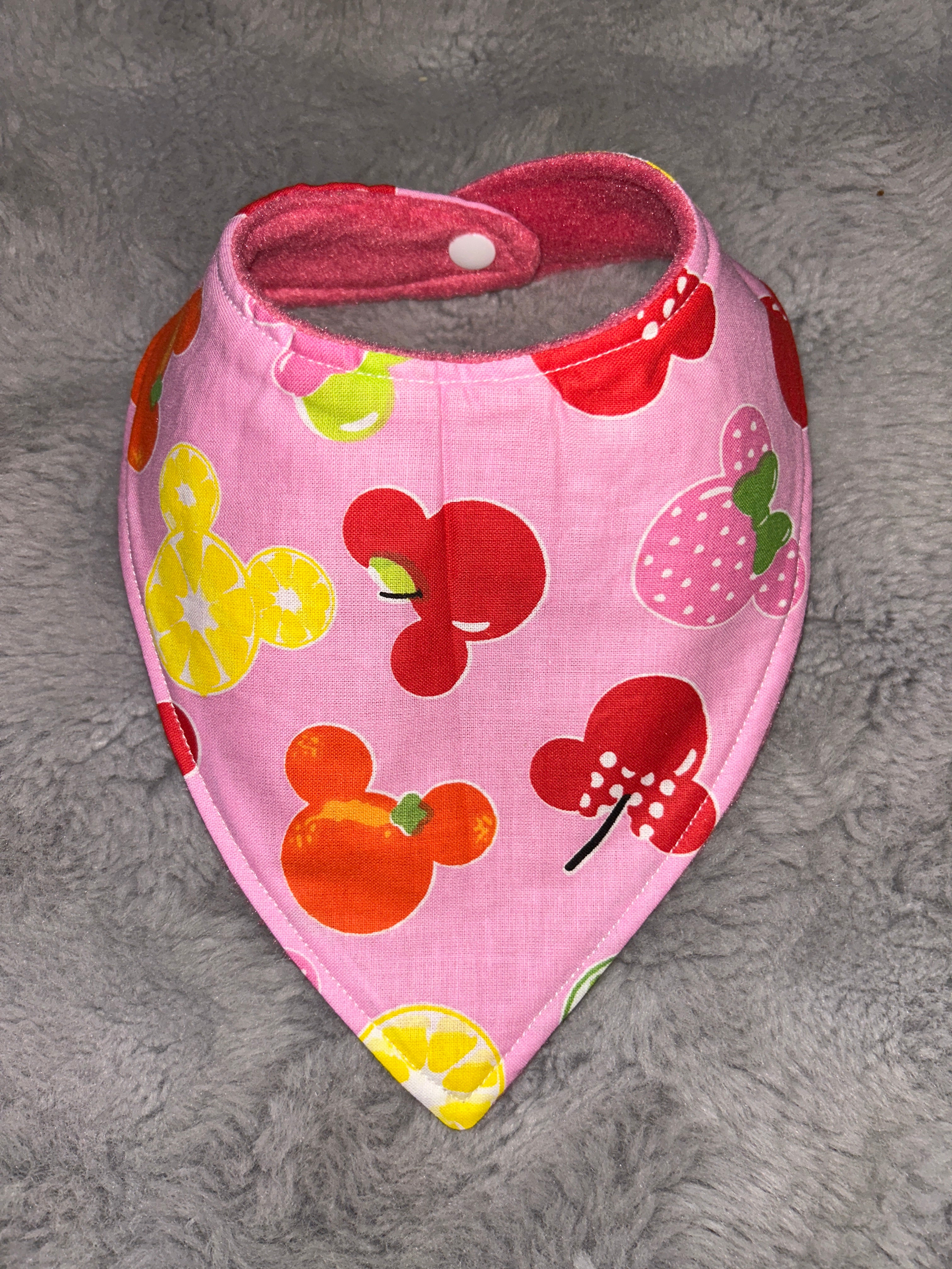 Minnie fruits dribble bib