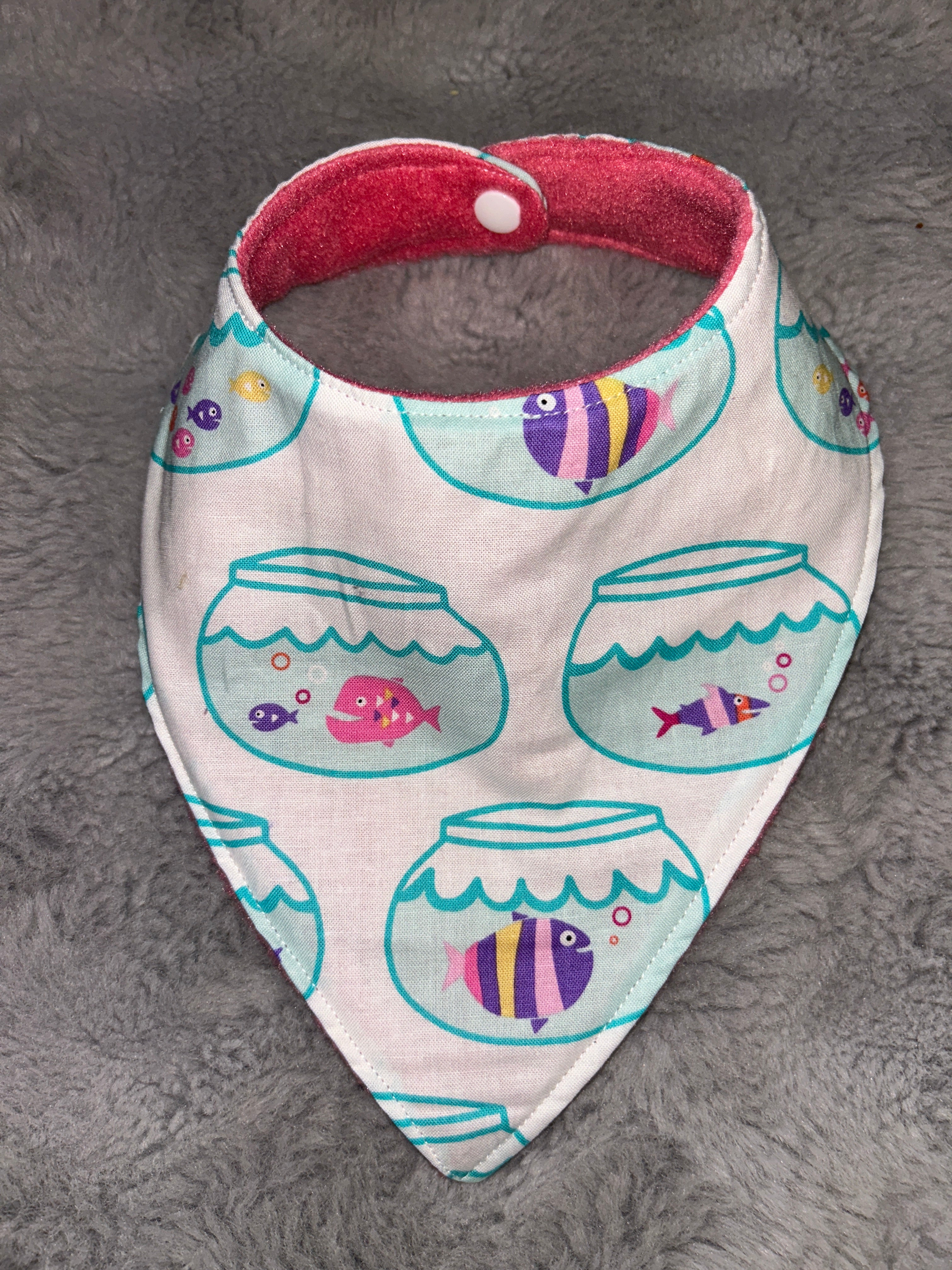 Fishbowls dribble bib